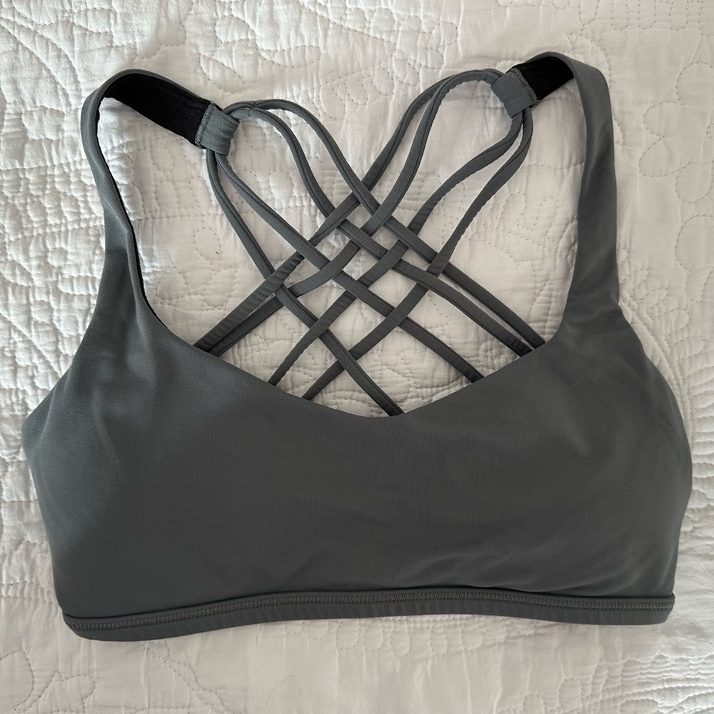 Lululemon Free to Be bra size 4, gray
